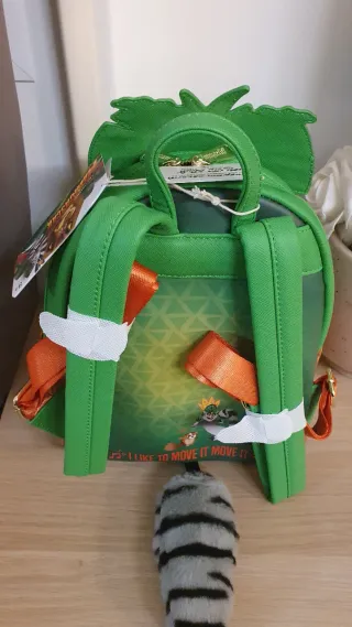 Mochila Loungefly Madagascar Rey Julien