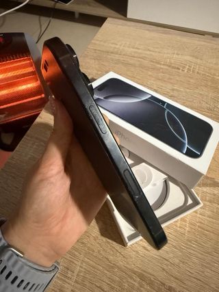 iPhone 16 Pro 128GB Negro