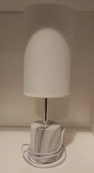 Lámpara de mesa mármol y metal