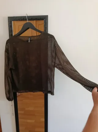 Camiseta Stradivarius manga larga, talla S