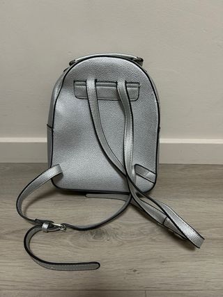 Mochila plateada