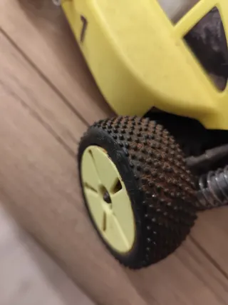 Coche RC Kyosho Inferno Amarillo( A Batería)