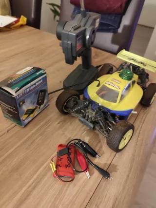 Coche RC Kyosho Inferno Amarillo( A Batería)