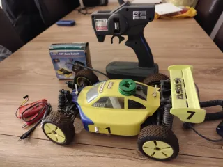 Coche RC Kyosho Inferno Amarillo( A Batería)