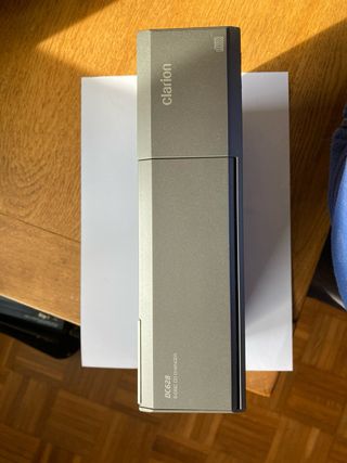 Radio Philips CCR600 + Cargador Clarion DC628