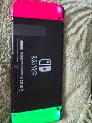 Nintendo Switch con caja y accesorios