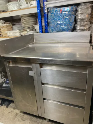 Mesa de acero inoxidable