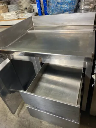 Mesa de acero inoxidable