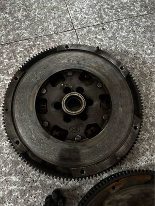 Embrague LUK NUEVO (bimasa usado) valido para ARL