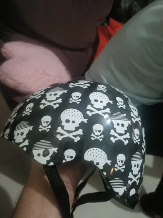 Casco infantil calaveras patín bici