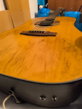 Guitarra Takamine G Series modificada