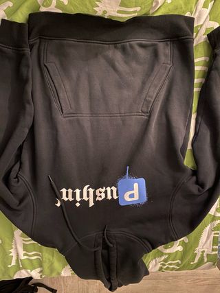 Felpa Pushin Nera con Logo