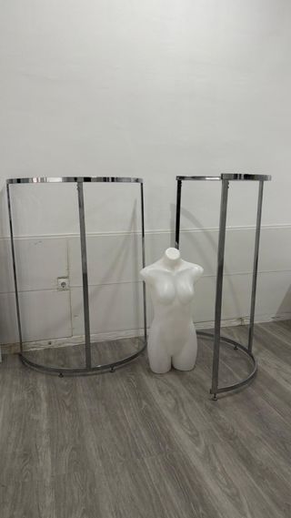 2 burros expositores + maniquí