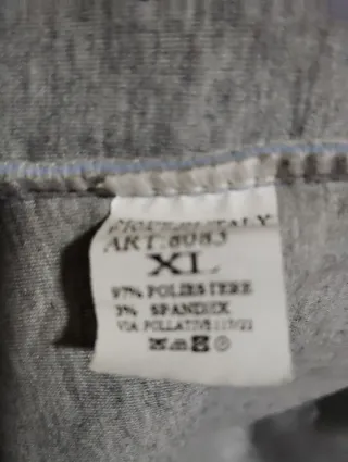 Abrigo celeste con capucha