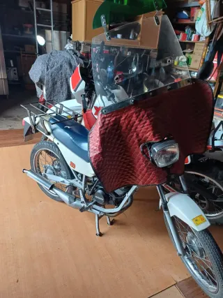 Careta pantalla clásica Mobylette vespino. Rieju