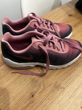 Zapatillas Nike rosas y negras