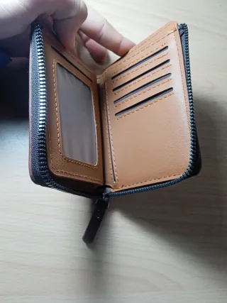 Cartera de cuero marrón