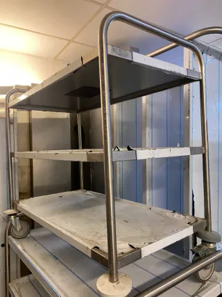 Carrito de acero inoxidable con 4 estantes