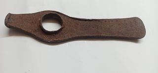Antica testa da piccone o martello militare