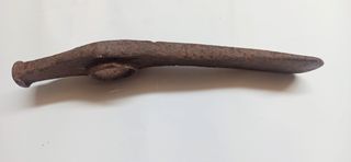 Antica testa da piccone o martello militare
