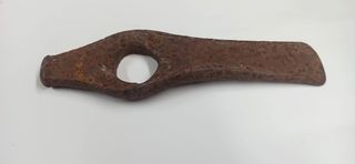 Antica testa da piccone o martello militare