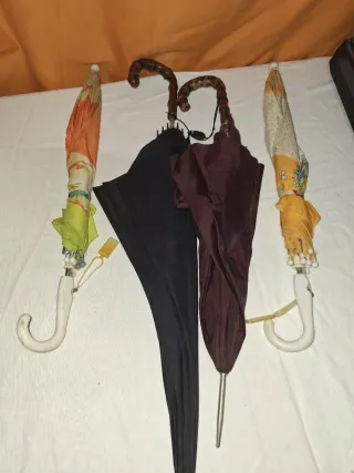 Lote 4 paraguas antiguos