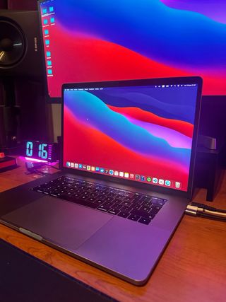 MacBook Pro 15” 2019 Touch Bar