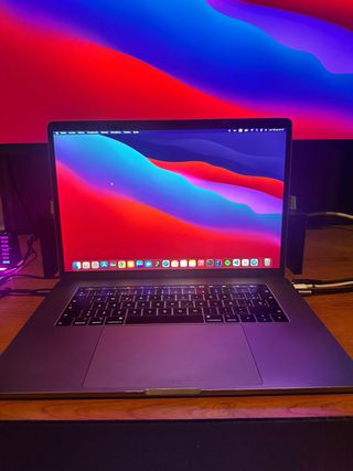 MacBook Pro 15” 2019 Touch Bar