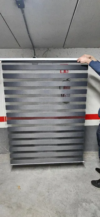 Estor enrollable gris. Noche y dia