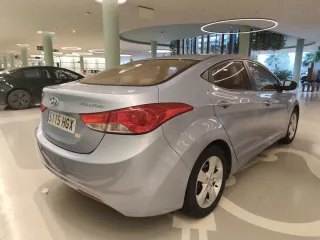 Hyundai Elantra 2011 pegatina C