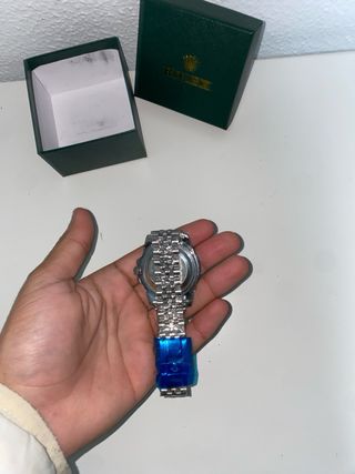 Reloj  Multicolor y Plateado