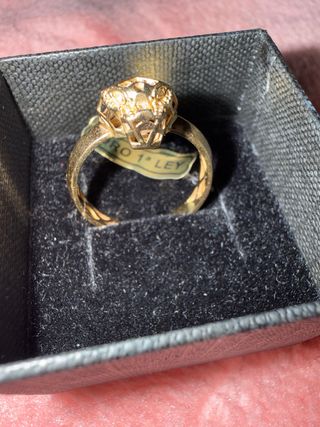 Anillo Oro 18k , pesa 2,73 precio no negociable
