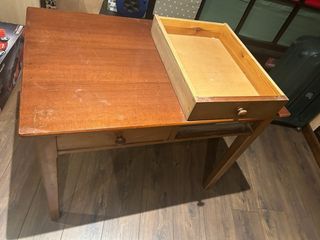 Escritorio de madera maciza