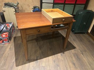 Escritorio de madera maciza