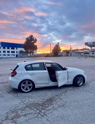 *BMW 118d Pack M 🟦🟥