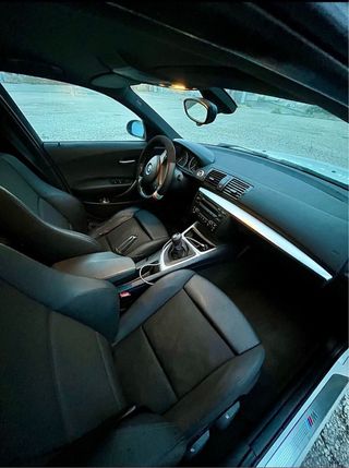 *BMW 118d Pack M 🟦🟥