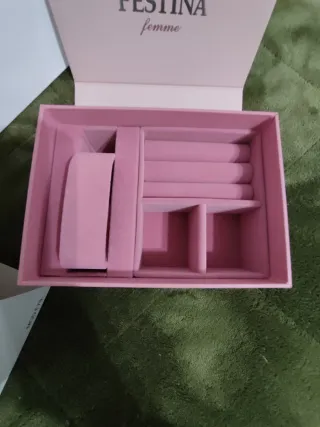 Caja para reloj Festina . Con bolsa de regalo.