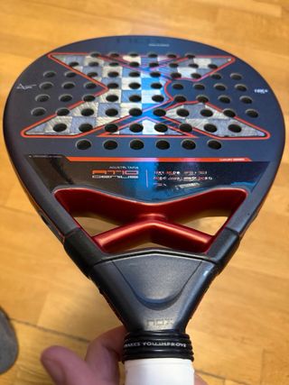 Pala NOX AT10 GENIUS 18K ALUM BY AGUSTIN TAPIA2025