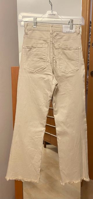 Pantalón Stradivarius Talla 34 Beige Modelo D78