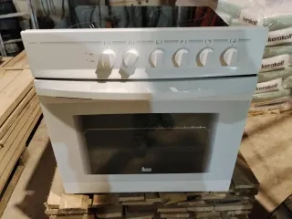 Vitrocerámica y horno en muy buen estado