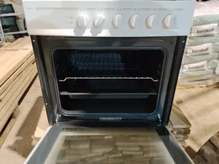 Vitrocerámica y horno en muy buen estado