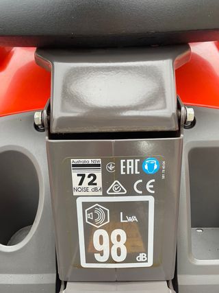 3.300 €  Cortacésped Husqvarna R 214 TC