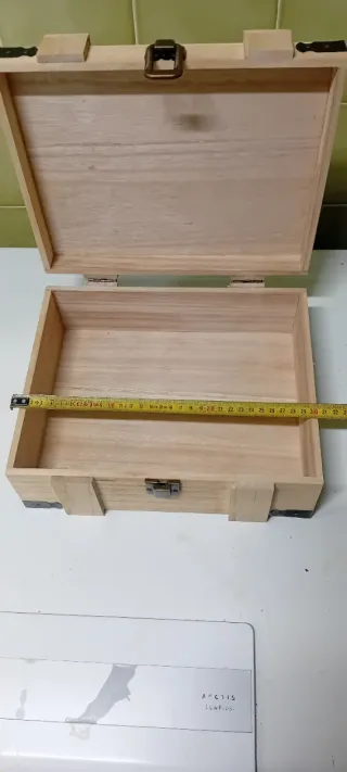Caja de madera decorada