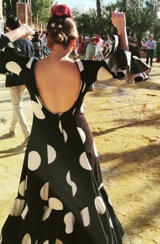 Traje Flamenca Lunares Blanco y Negro