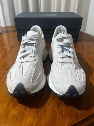 Zapatillas New Balance 327EE Beige/Blanco Talla 42