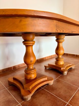 Mesa de pino antiguo macizo para salón/comedor.