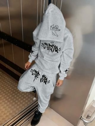 Conjunto Sudadera y Pantalón Gris