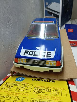 Lote -Bagones de tren  Paya y Coches Policía