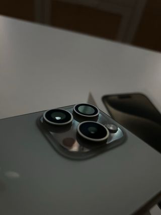 iPhone 15 Pro Titanio