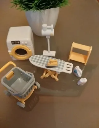 Mini lavandería para muñecos tamaño Sylvanian
